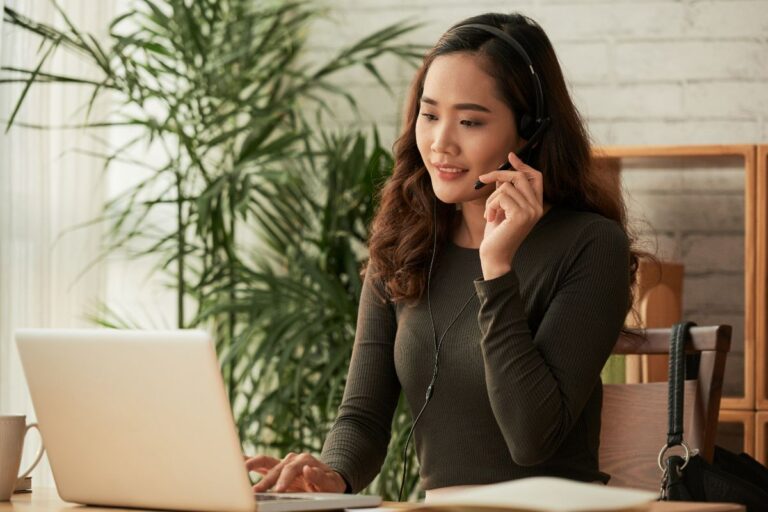 Is Chat Support Process Outsourcing Right for Your Business?